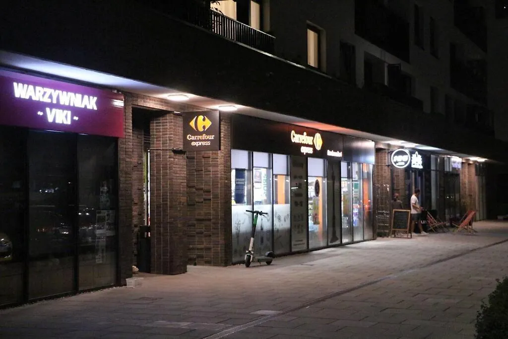 Comfy, Familly Friendly Apartment. Balcony. Garage. Warszawa Polska
